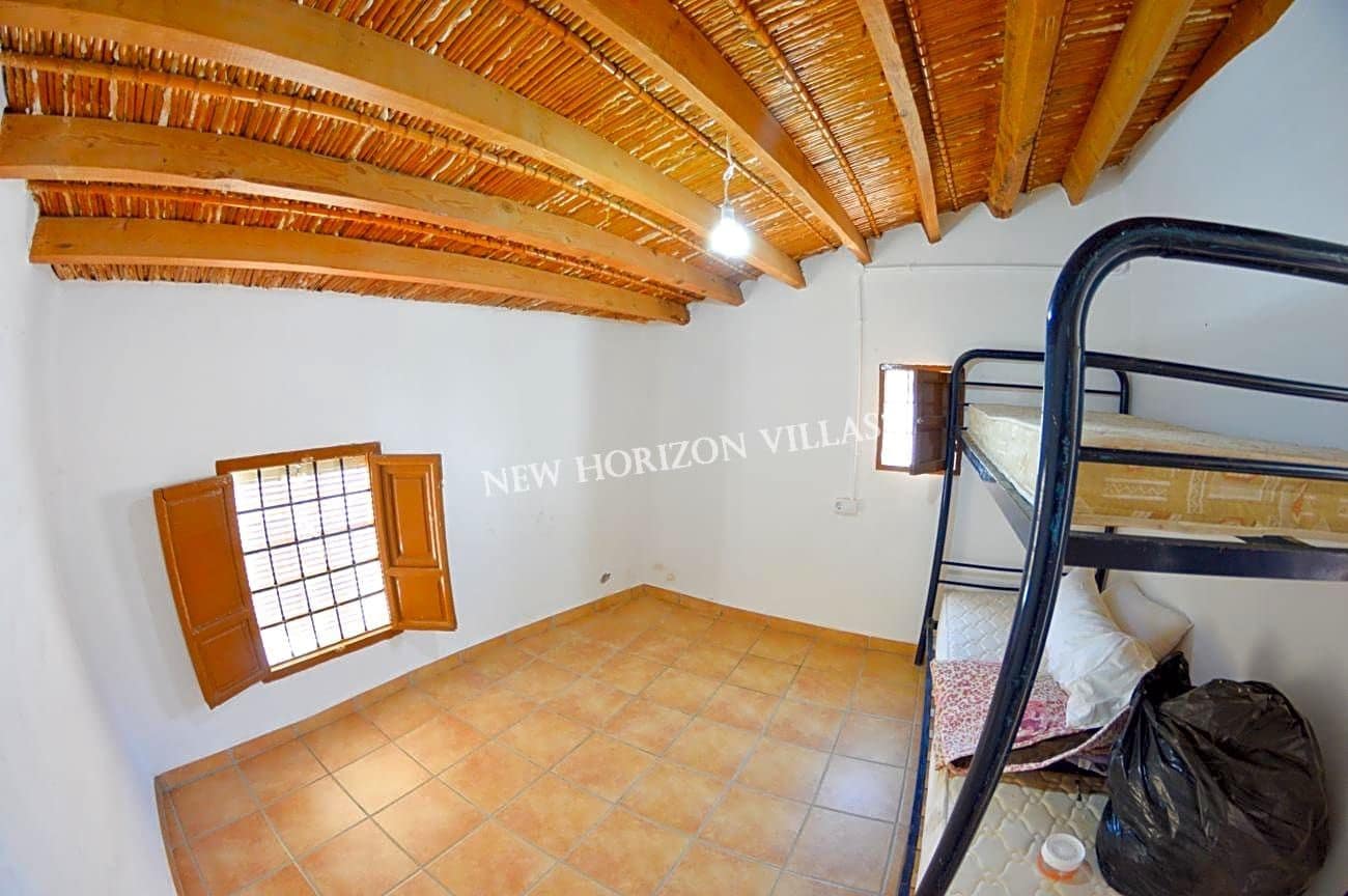 9 soveværelse Villa til salg i Antas - € 140.000 (Ref: 7875014)