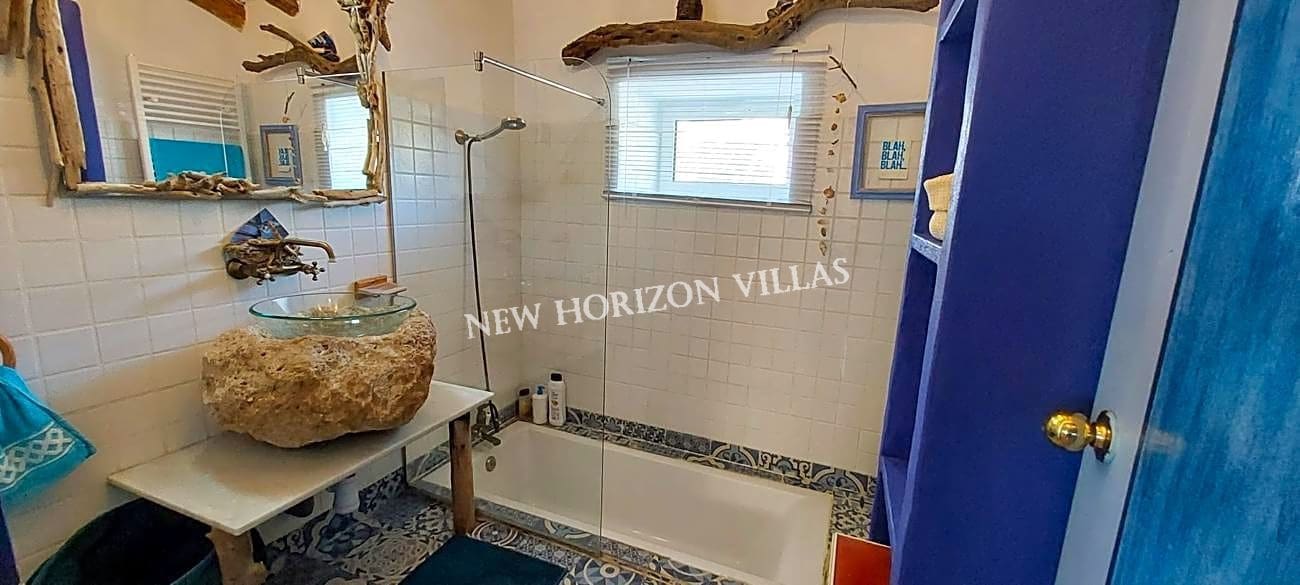 Chalet de 2 habitaciones en Oria en alquiler con piscina garaje - 850 € (Ref: 7876764)