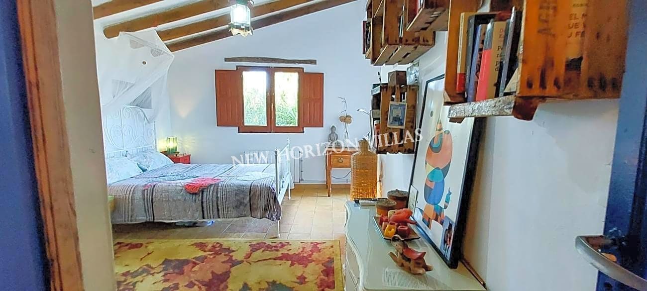 Chalet de 2 habitaciones en Oria en alquiler con piscina garaje - 850 € (Ref: 7876764)