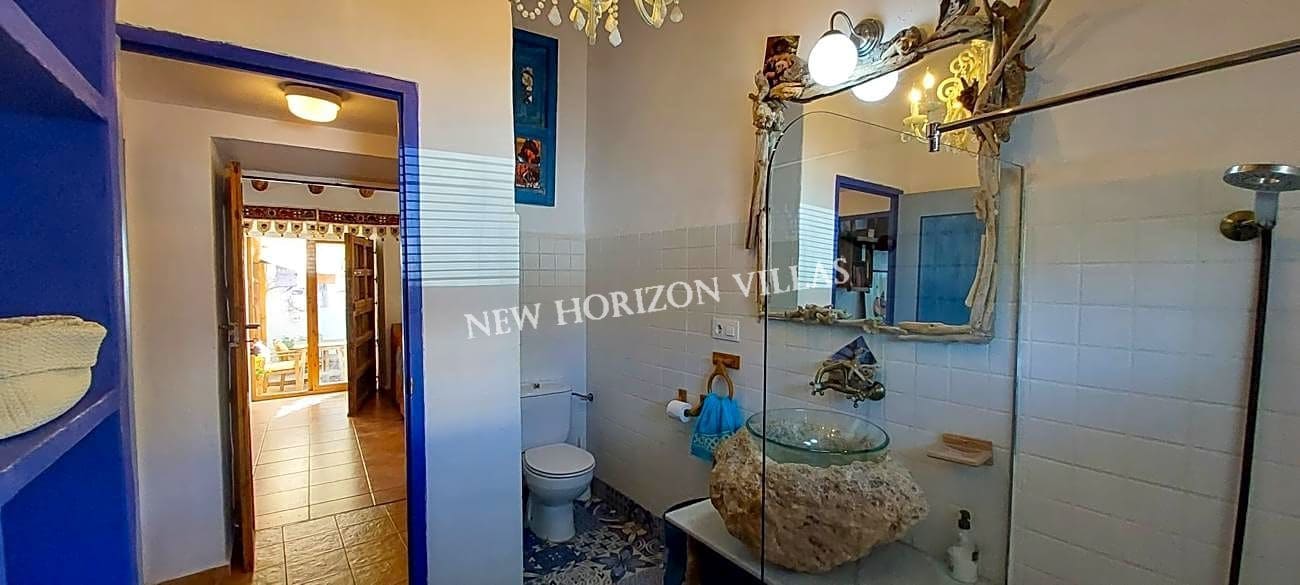Chalet de 2 habitaciones en Oria en alquiler con piscina garaje - 850 € (Ref: 7876764)