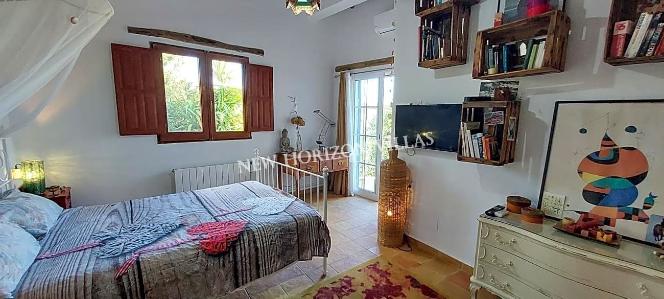 Chalet de 2 habitaciones en Oria en alquiler con piscina garaje - 850 € (Ref: 7876764)