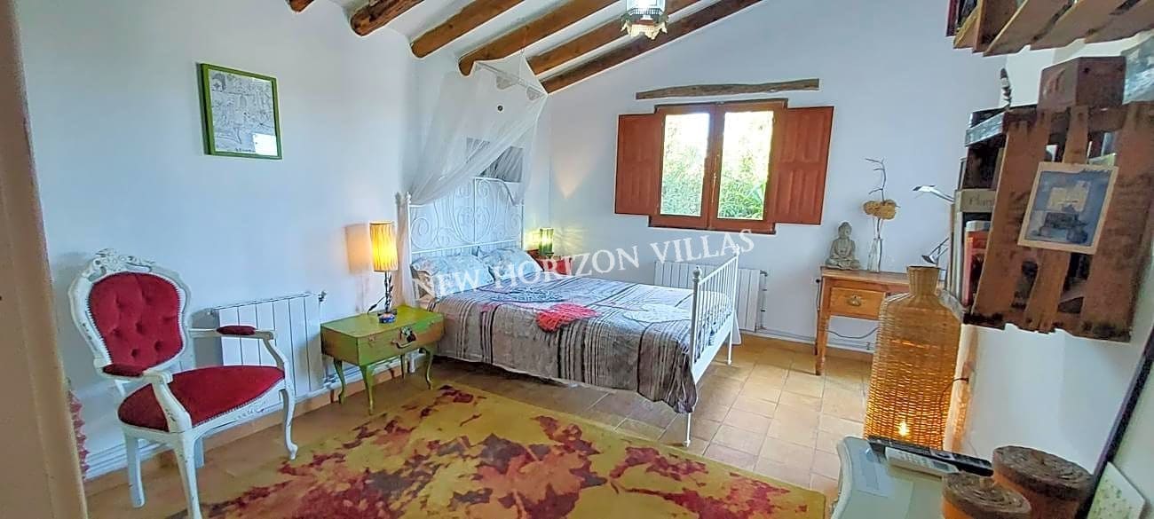 Chalet de 2 habitaciones en Oria en alquiler con piscina garaje - 850 € (Ref: 7876764)