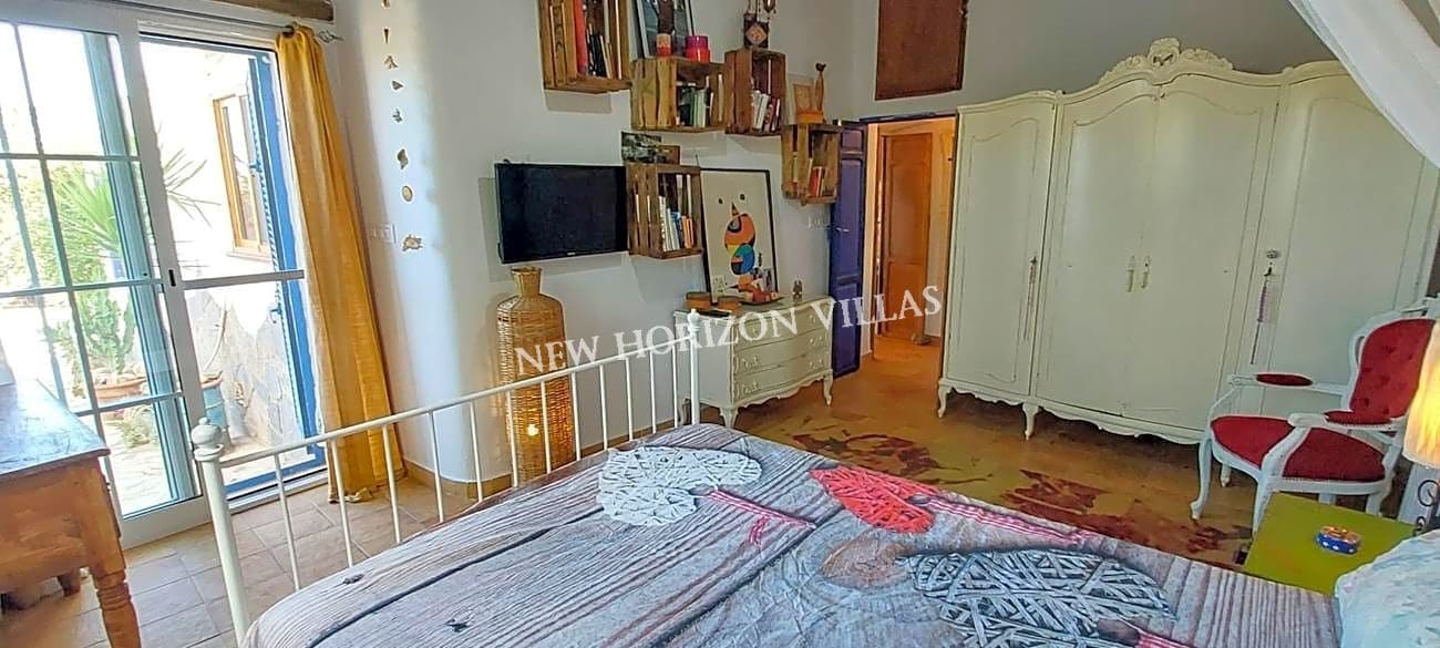 Chalet de 2 habitaciones en Oria en alquiler con piscina garaje - 850 € (Ref: 7876764)