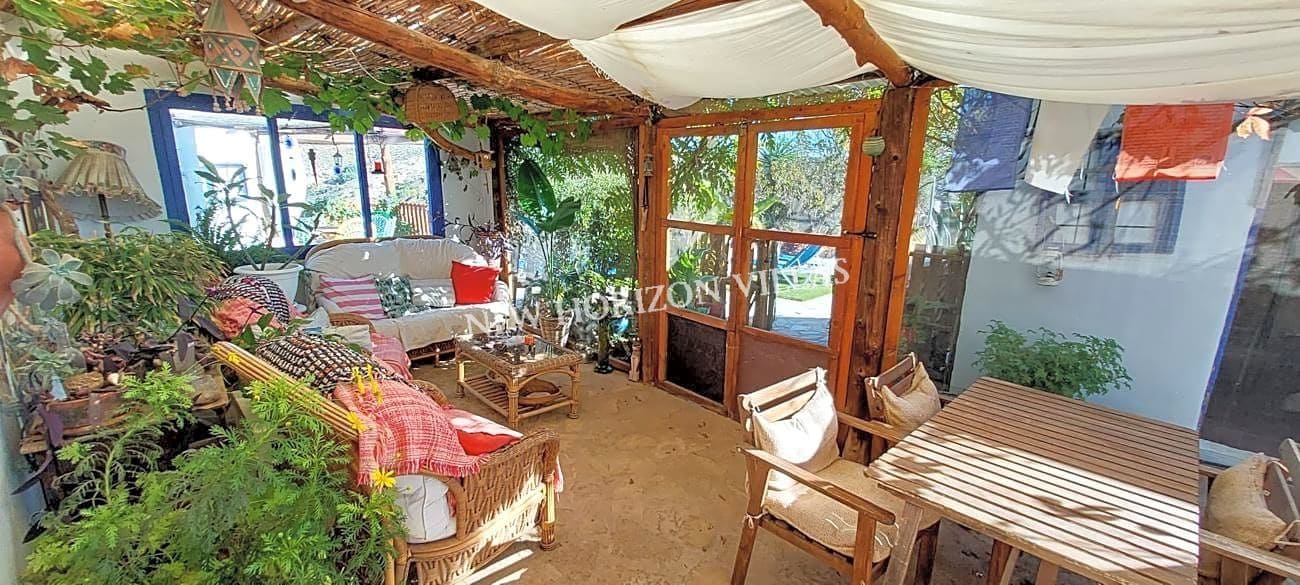 Chalet de 2 habitaciones en Oria en alquiler con piscina garaje - 850 € (Ref: 7876764)