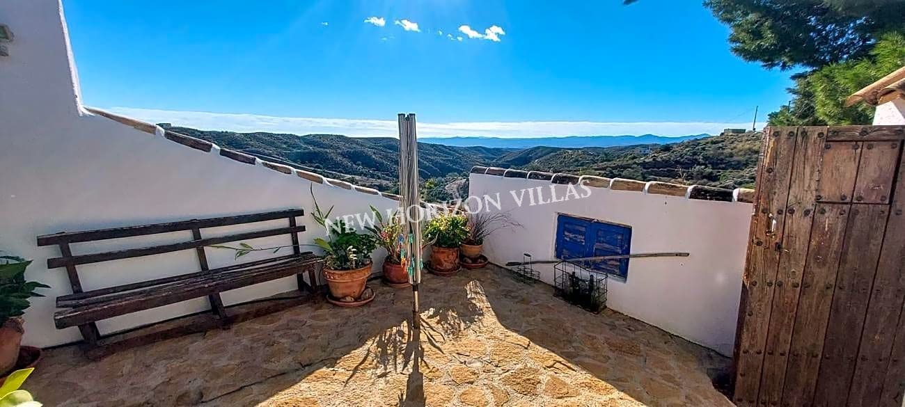 Chalet de 2 habitaciones en Oria en alquiler con piscina garaje - 850 € (Ref: 7876764)