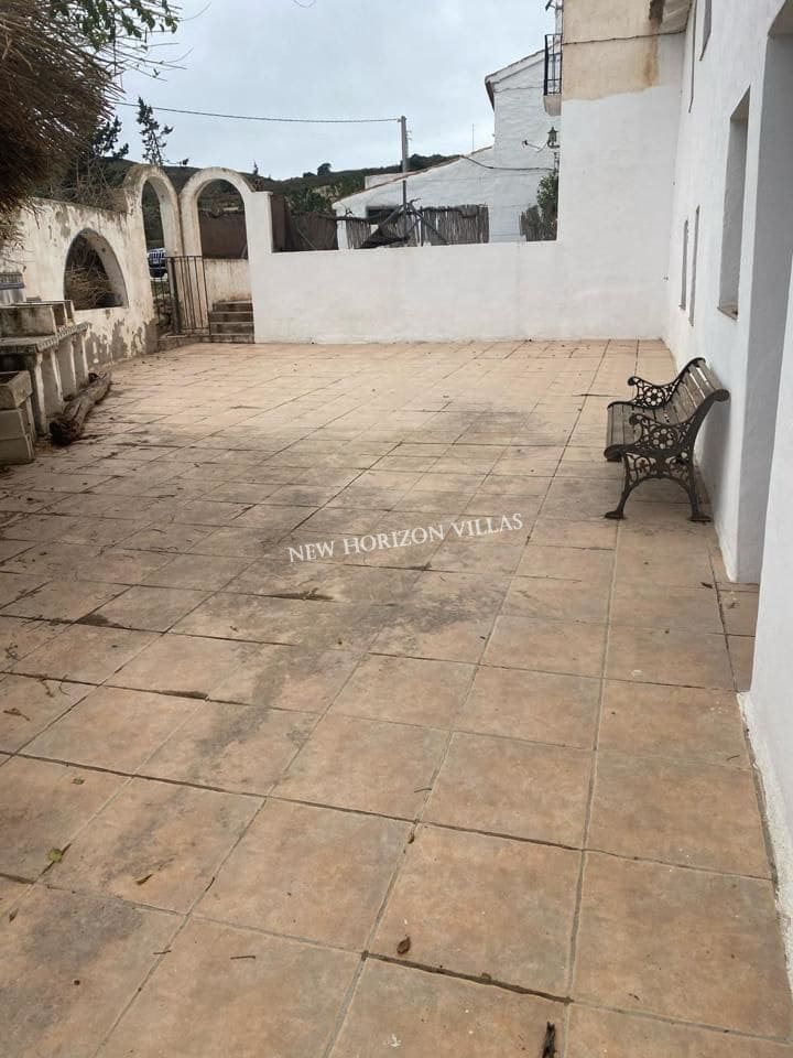 4 slaapkamer Finca/Landhuis te huur in Lubrin - € 500 (Ref: 8184474)