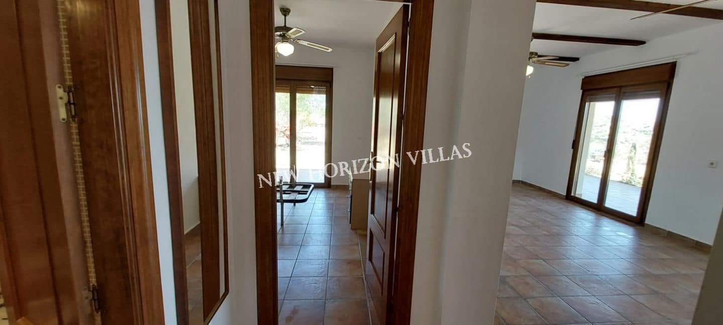 2 sypialnia Willa do wynajęcia w Bedar z basenem - 600 € (Ref: 8263898)