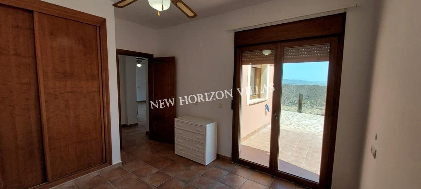 2 sypialnia Willa do wynajęcia w Bedar z basenem - 600 € (Ref: 8263898)