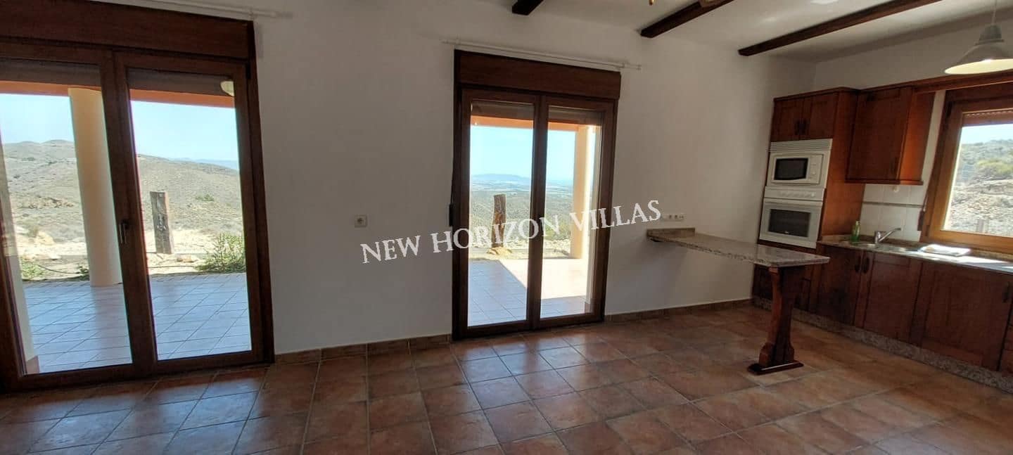 2 sypialnia Willa do wynajęcia w Bedar z basenem - 600 € (Ref: 8263898)