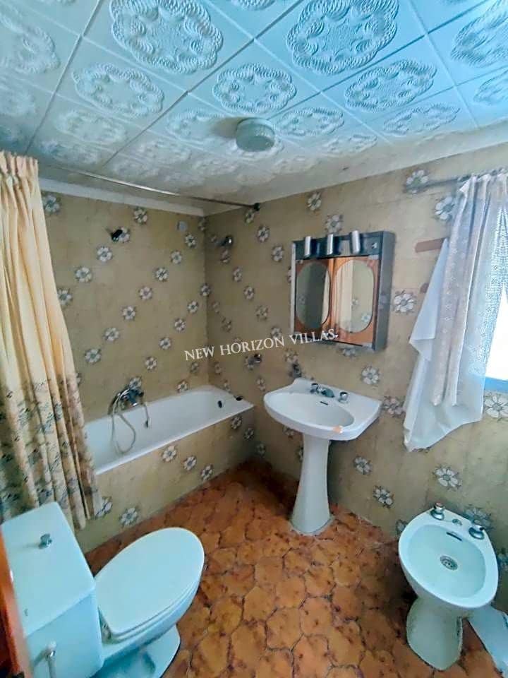 4 soveværelse Villa til salg i Lijar - € 50.000 (Ref: 8311617)