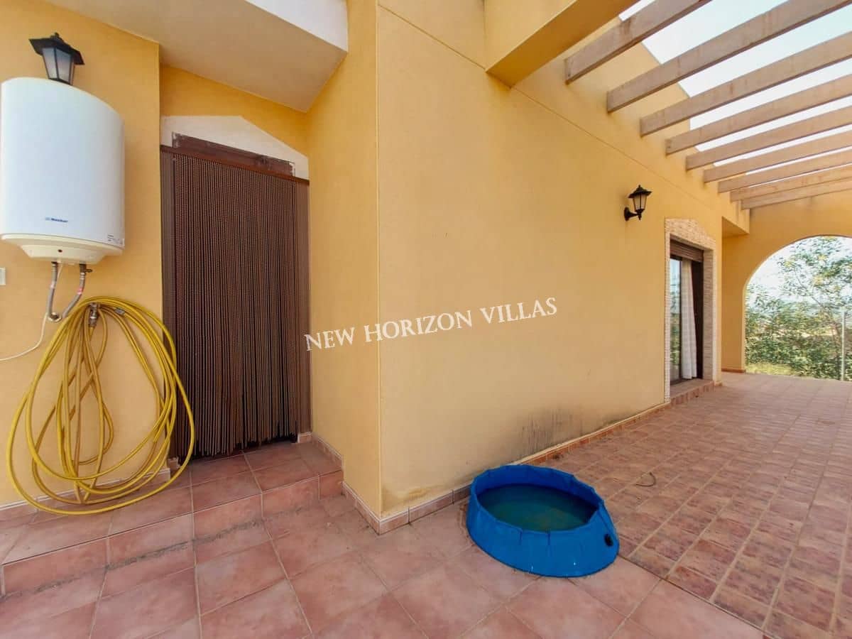 3 makuuhuone Huvila vuokrattavana paikassa Zurgena - 700 € (Ref: 8335386)