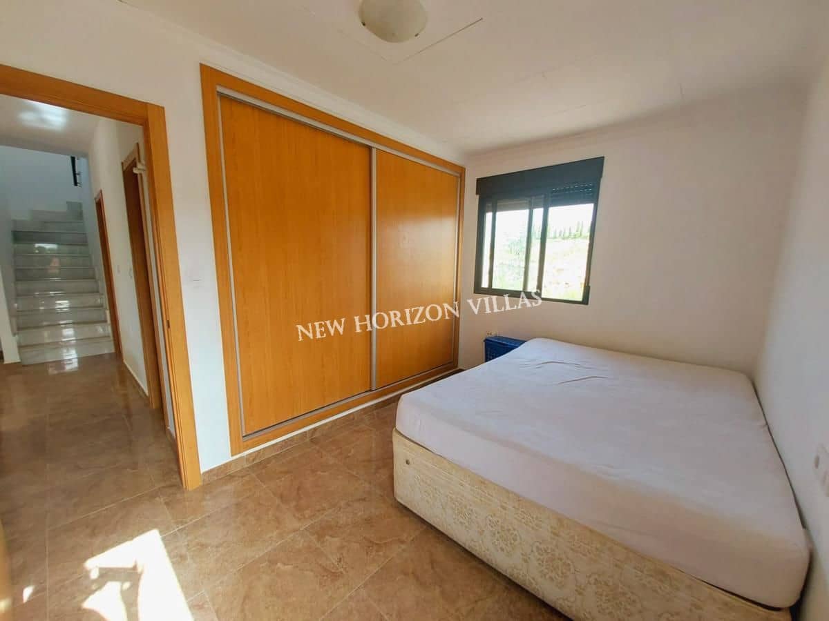 3 makuuhuone Huvila vuokrattavana paikassa Zurgena - 700 € (Ref: 8335386)