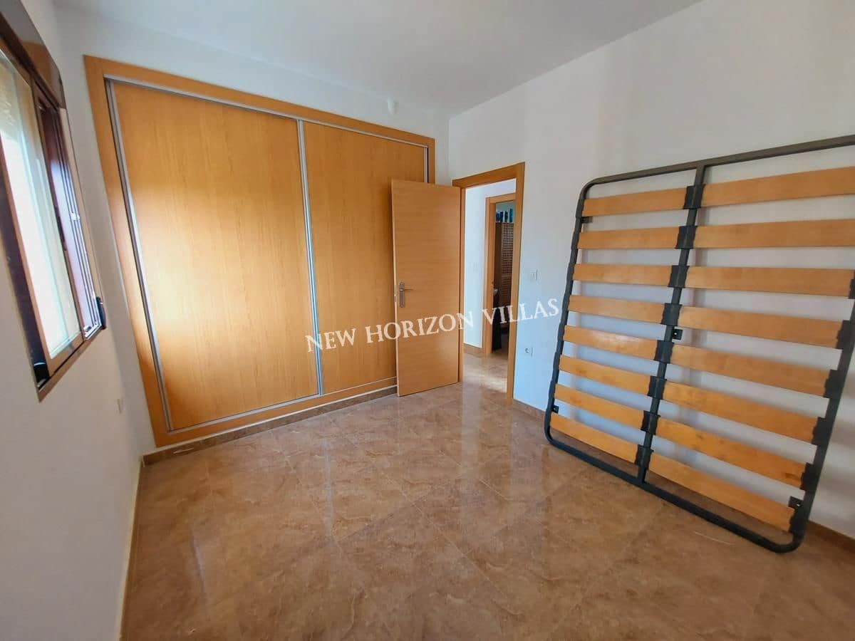 3 makuuhuone Huvila vuokrattavana paikassa Zurgena - 700 € (Ref: 8335386)