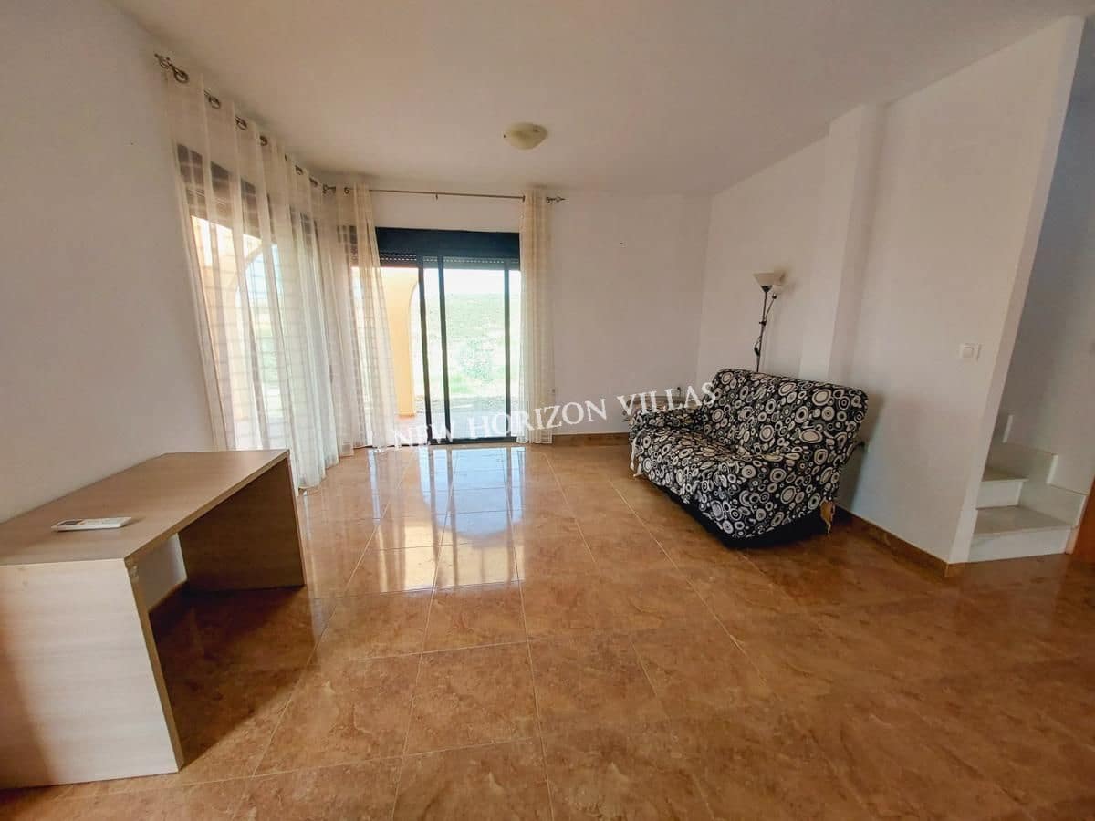 3 makuuhuone Huvila vuokrattavana paikassa Zurgena - 700 € (Ref: 8335386)