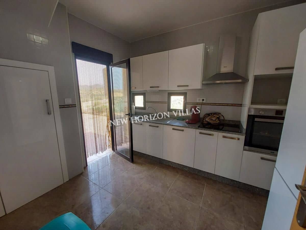 3 makuuhuone Huvila vuokrattavana paikassa Zurgena - 700 € (Ref: 8335386)