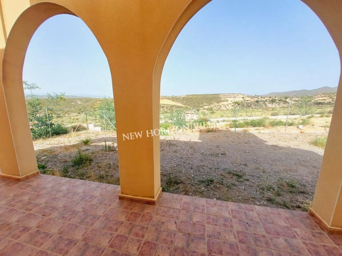 3 makuuhuone Huvila vuokrattavana paikassa Zurgena - 700 € (Ref: 8335386)