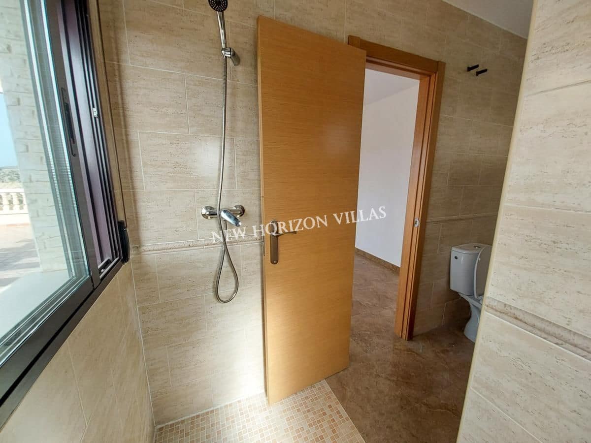 3 makuuhuone Huvila vuokrattavana paikassa Zurgena - 700 € (Ref: 8335386)