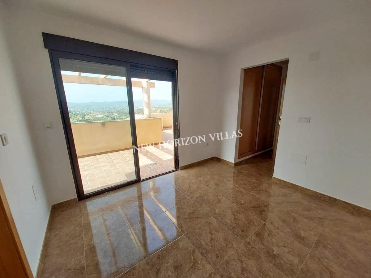 3 makuuhuone Huvila vuokrattavana paikassa Zurgena - 700 € (Ref: 8335386)