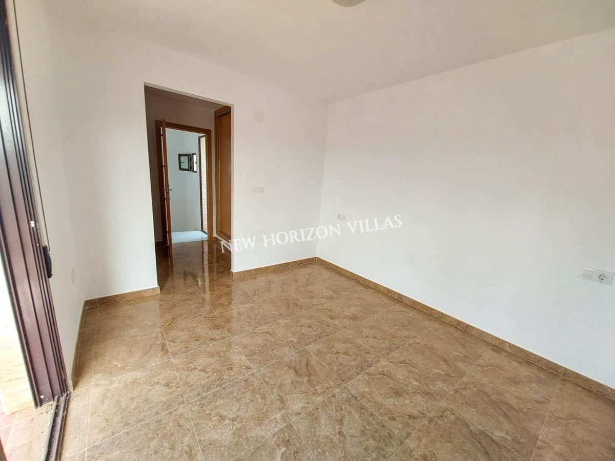 3 makuuhuone Huvila vuokrattavana paikassa Zurgena - 700 € (Ref: 8335386)