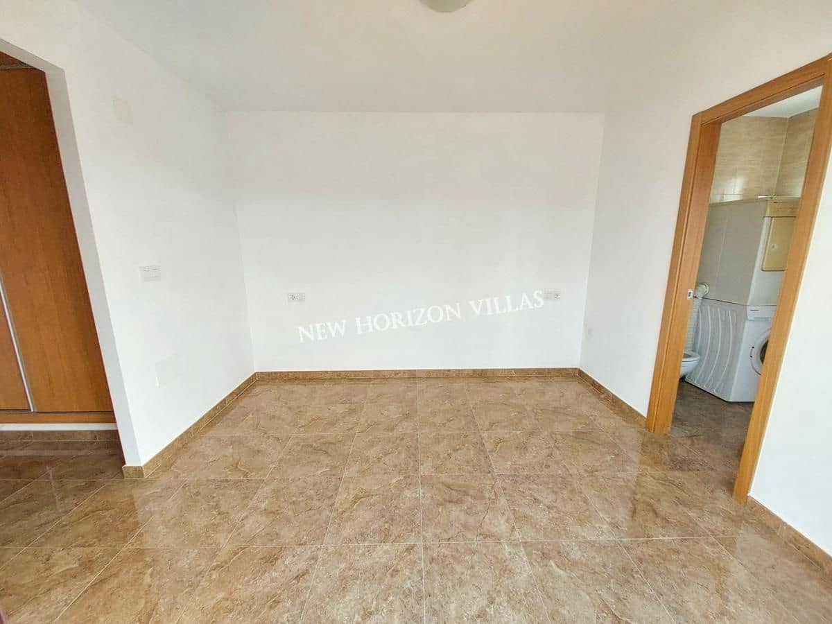 3 makuuhuone Huvila vuokrattavana paikassa Zurgena - 700 € (Ref: 8335386)