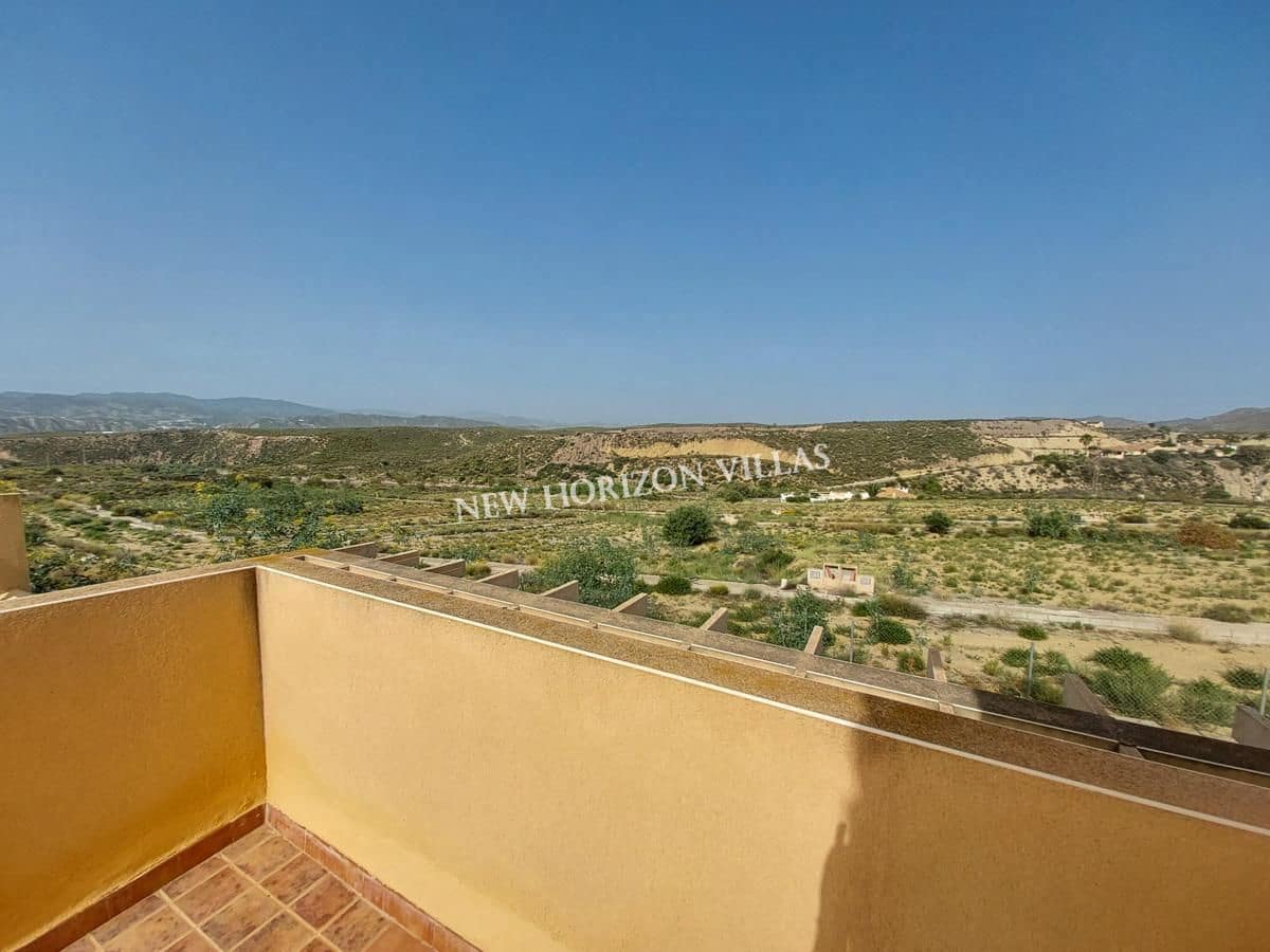 3 makuuhuone Huvila vuokrattavana paikassa Zurgena - 700 € (Ref: 8335386)