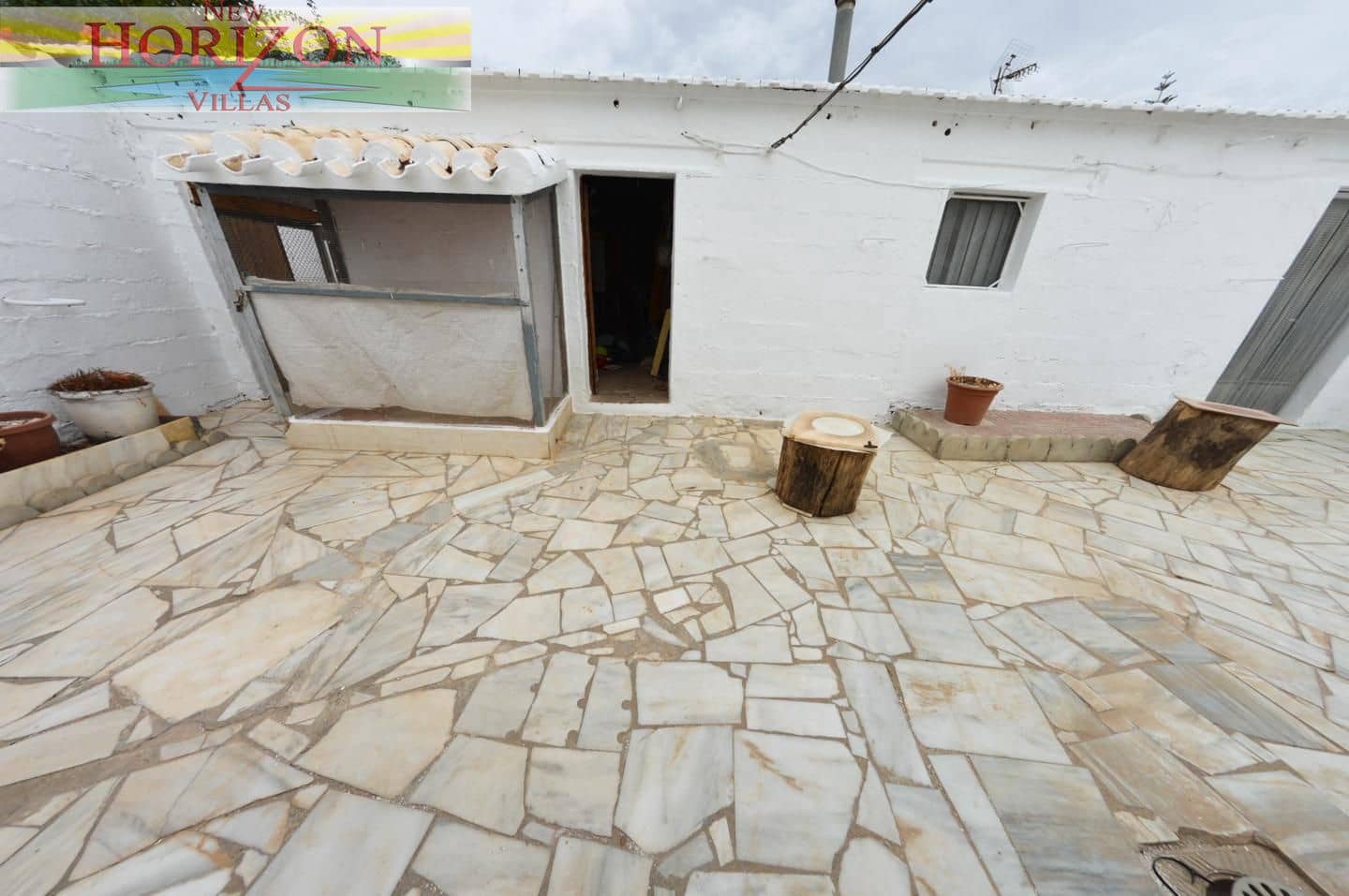 4 bedroom Villa for sale in La Alfoquia - € 155,000 (Ref: 8506751)