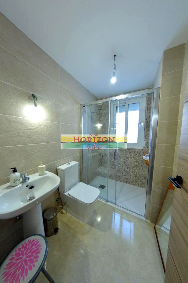 Villa/Maison de 8 chambres à louer à La Alfoquia - 1 200 € (Ref: 8712936)