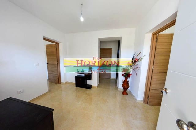 Villa/Maison de 8 chambres à louer à La Alfoquia, Zurgena - 1 200 € (Ref: 8712936)