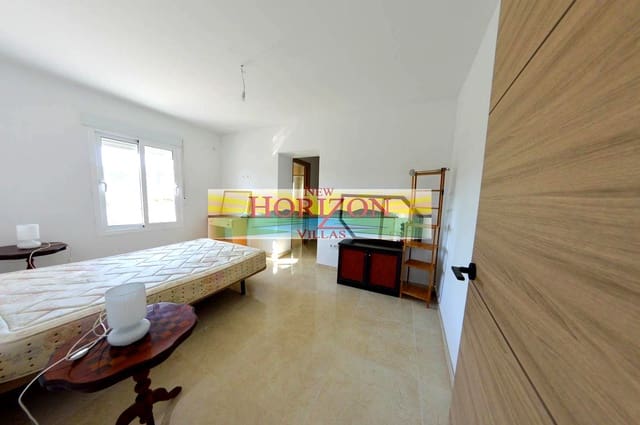 Villa/Maison de 8 chambres à louer à La Alfoquia, Zurgena - 1 200 € (Ref: 8712936)