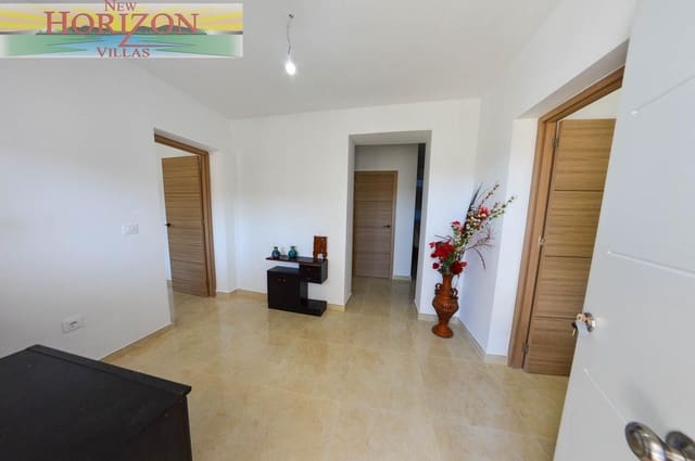 8 quarto Moradia para arrendar em La Alfoquia, Zurgena - 1 200 € (Ref: 8712936)