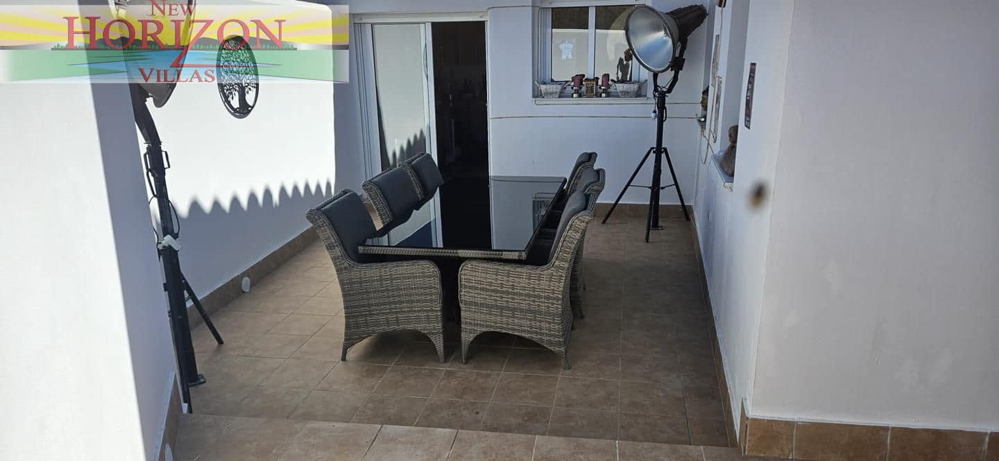 8 bedroom Villa for rent in La Alfoquia - € 1,200 (Ref: 8712936)