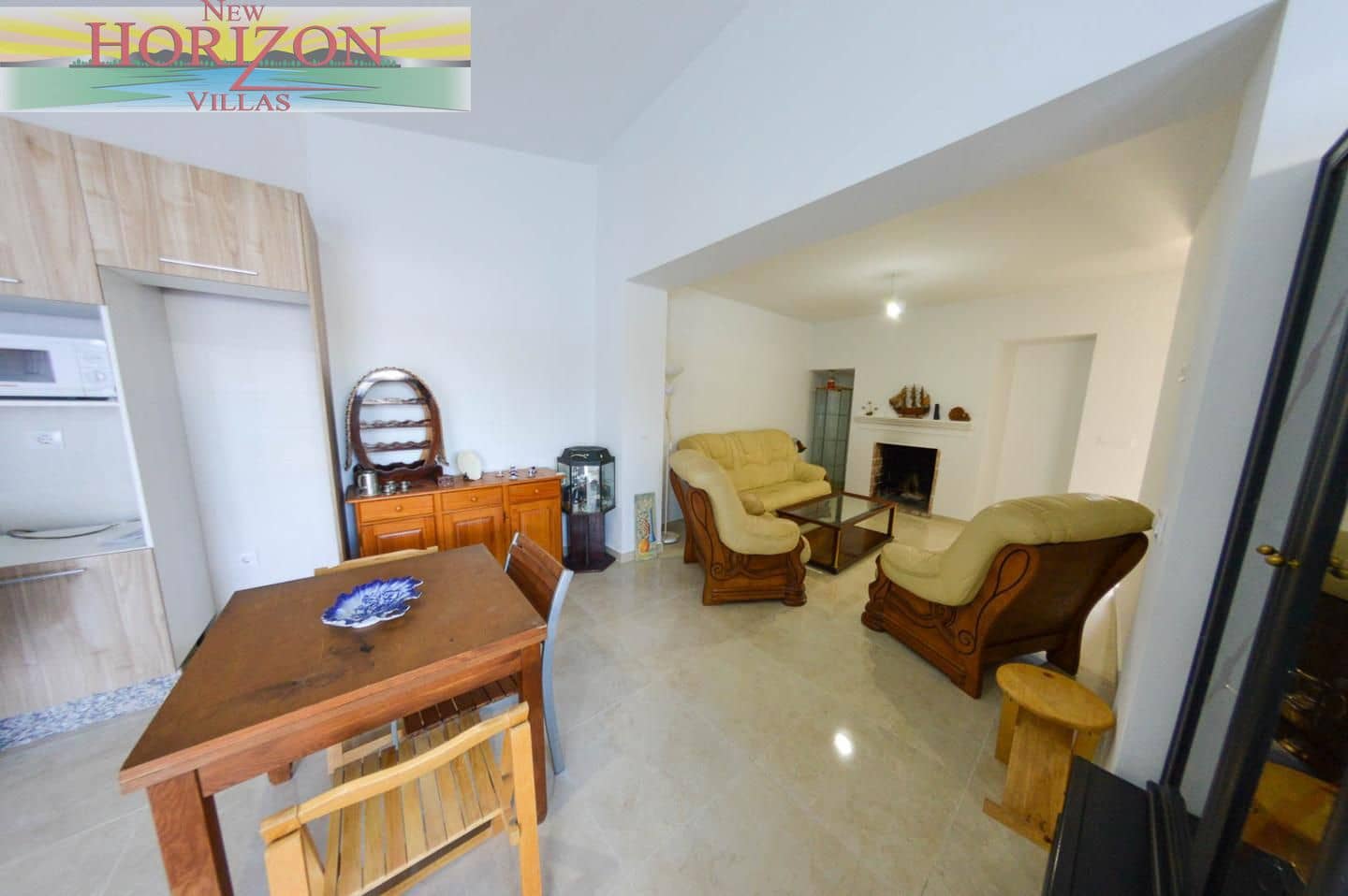 8 bedroom Villa for rent in La Alfoquia - € 1,200 (Ref: 8712936)