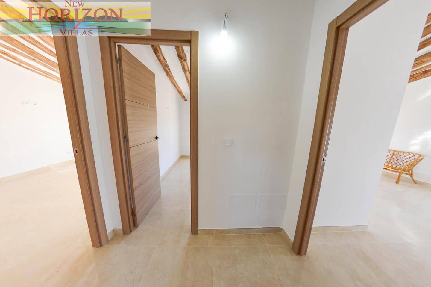 8 bedroom Villa for rent in La Alfoquia - € 1,200 (Ref: 8712936)