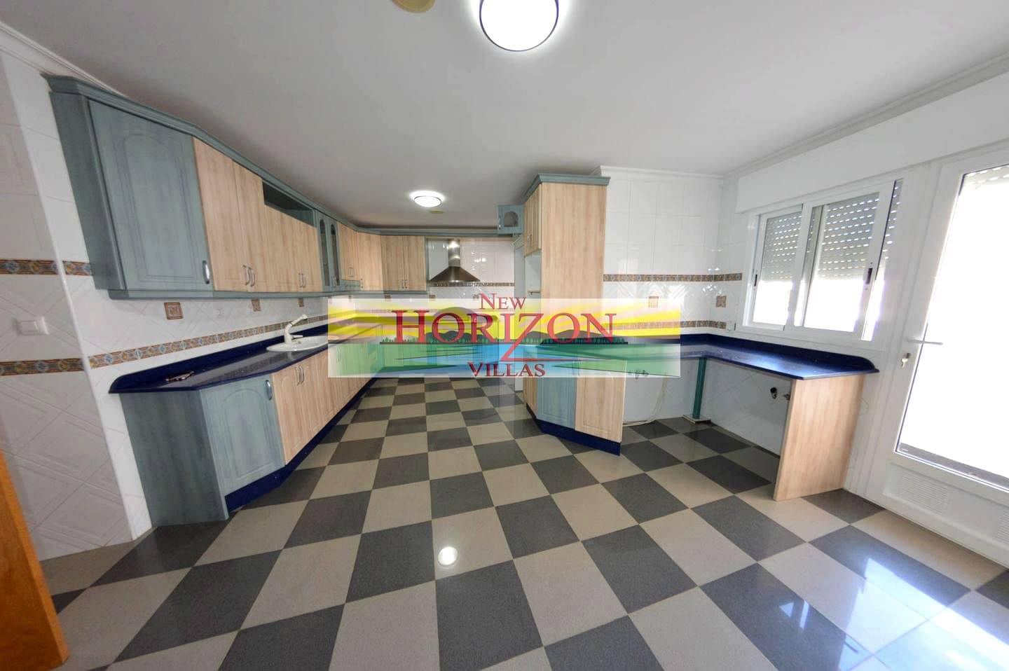 3 bedroom Flat for rent in Albox - € 550 (Ref: 8922635)