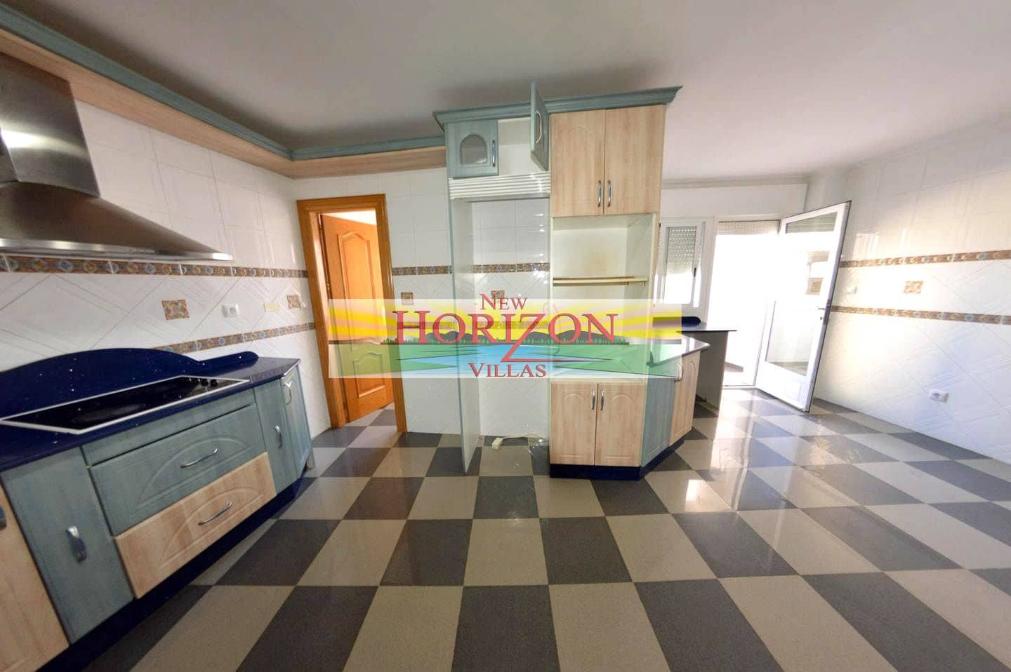 3 bedroom Flat for rent in Albox - € 550 (Ref: 8922635)