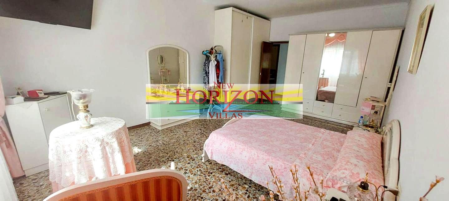 4 bedroom Villa for sale in Cuevas del Almanzora - € 249,950 (Ref: 9061790)