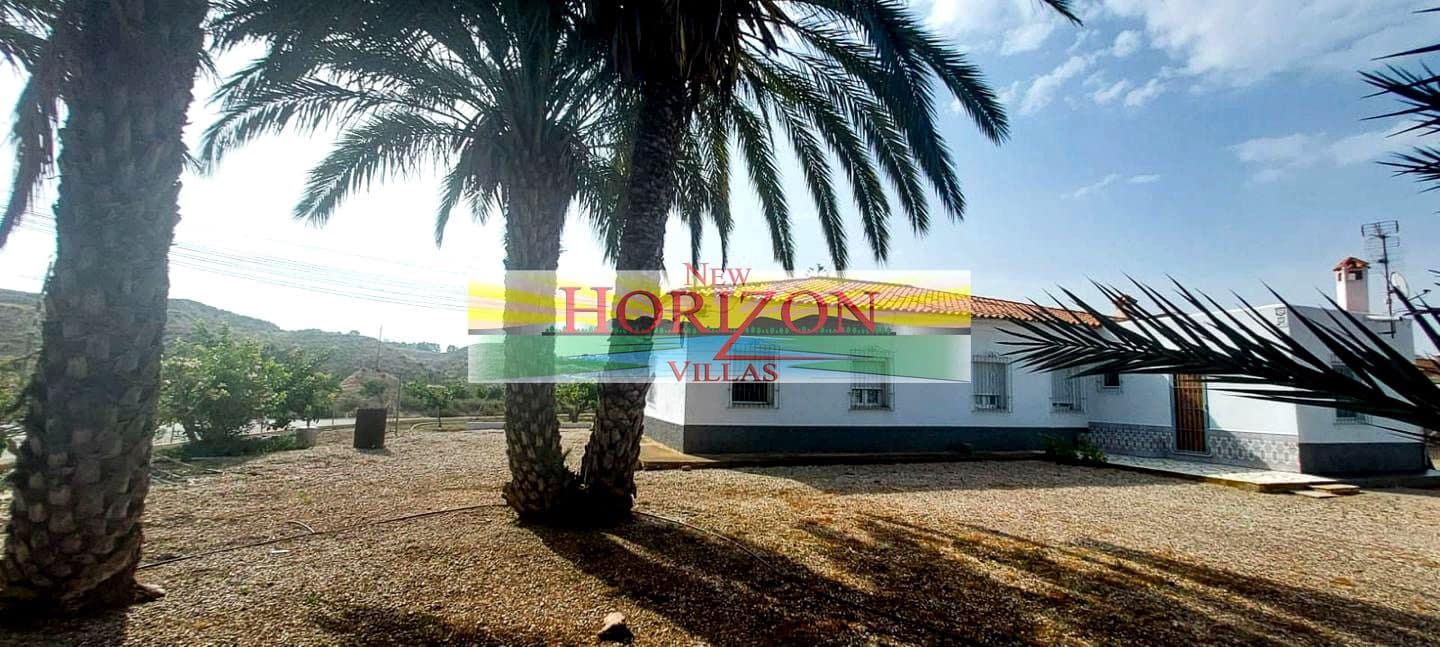4 bedroom Villa for sale in Cuevas del Almanzora - € 249,950 (Ref: 9061790)