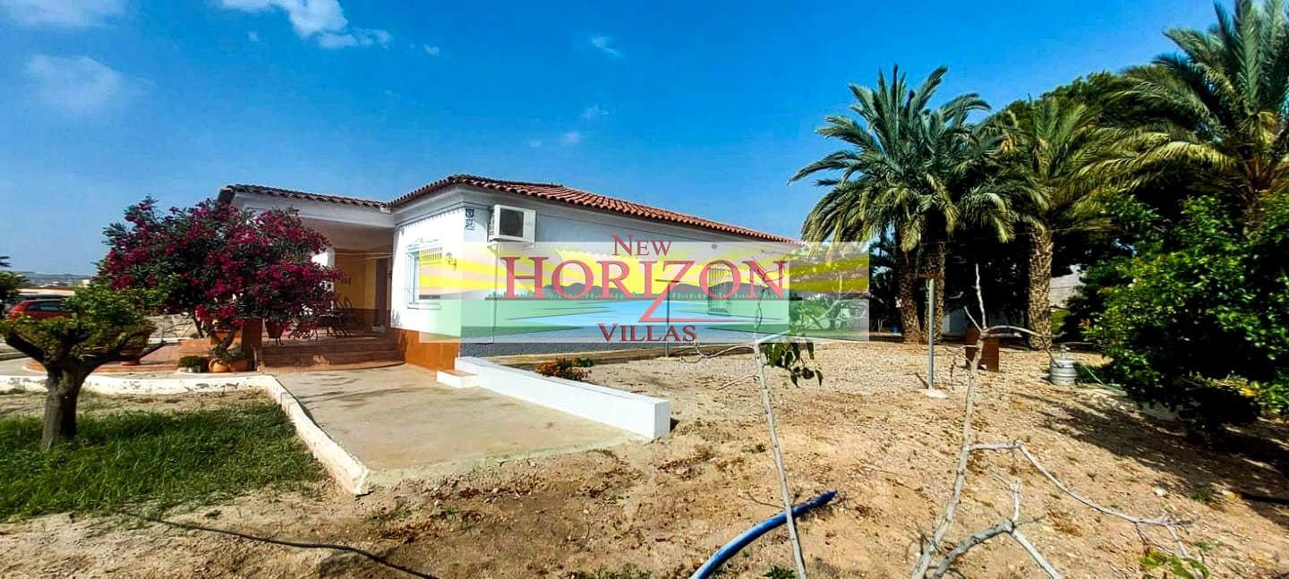 4 bedroom Villa for sale in Cuevas del Almanzora - € 249,950 (Ref: 9061790)