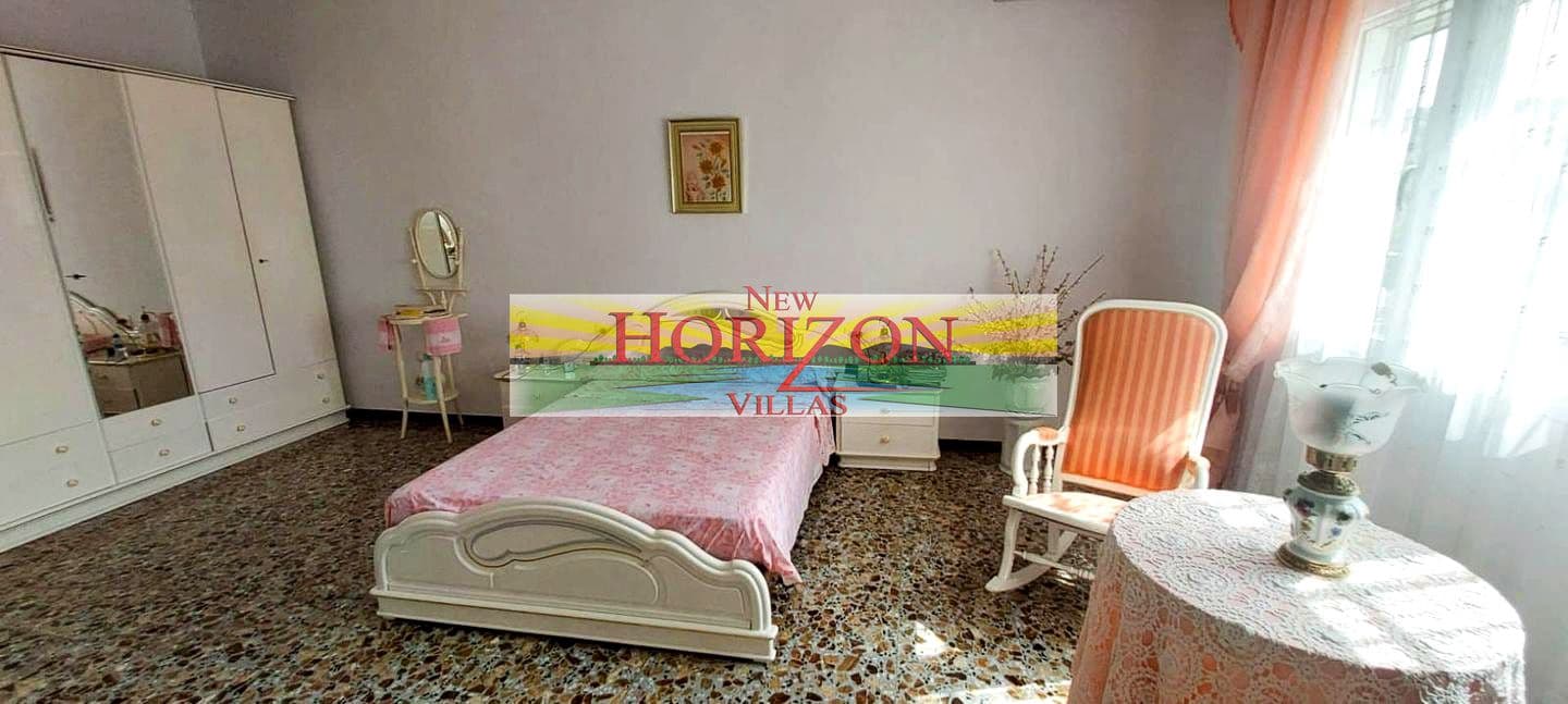 4 bedroom Villa for sale in Cuevas del Almanzora - € 249,950 (Ref: 9061790)