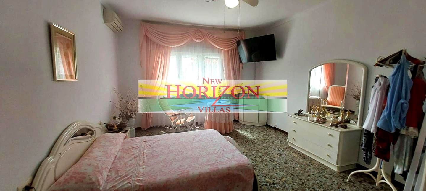 4 bedroom Villa for sale in Cuevas del Almanzora - € 249,950 (Ref: 9061790)