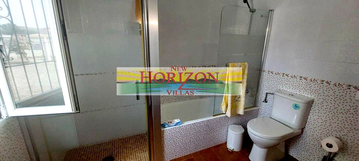 4 bedroom Villa for sale in Cuevas del Almanzora - € 249,950 (Ref: 9061790)