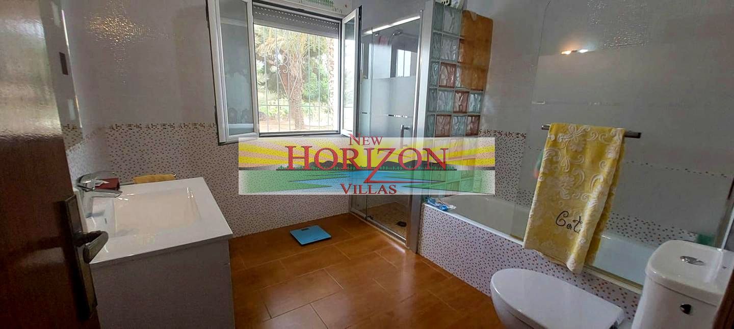 4 bedroom Villa for sale in Cuevas del Almanzora - € 249,950 (Ref: 9061790)