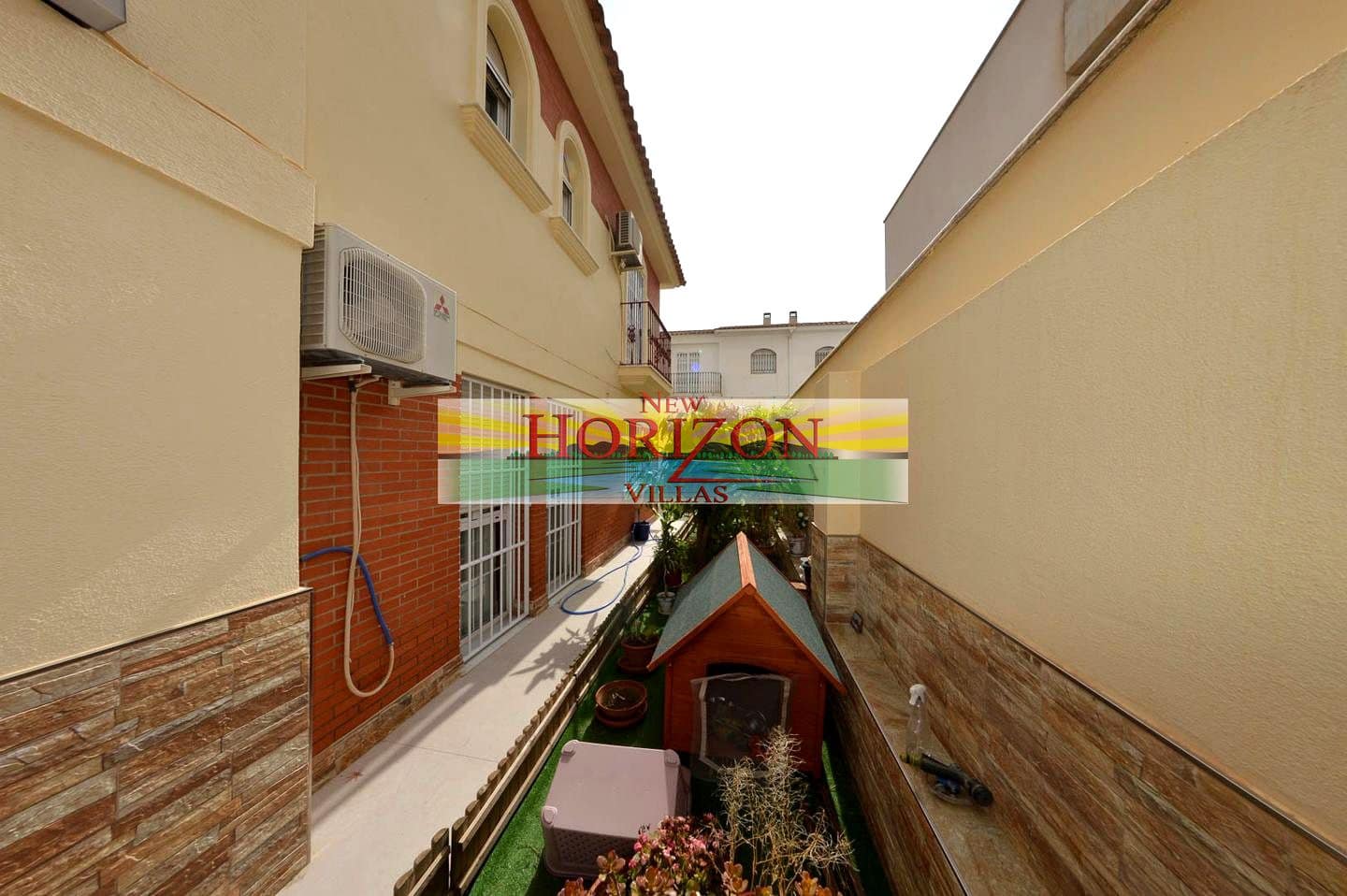 5 soveværelse Villa til salg i Huercal-Overa - € 370.000 (Ref: 9064321)