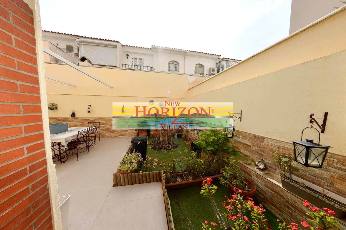 5 soveværelse Villa til salg i Huercal-Overa - € 370.000 (Ref: 9064321)