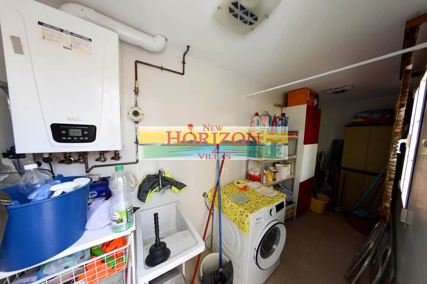 5 soveværelse Villa til salg i Huercal-Overa - € 370.000 (Ref: 9064321)