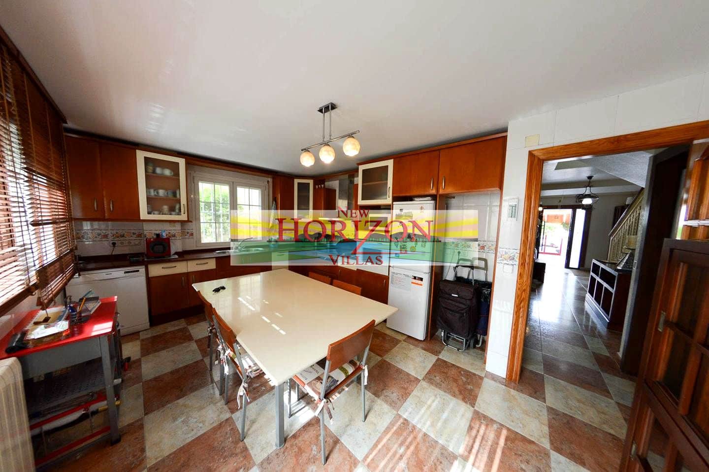 5 soveværelse Villa til salg i Huercal-Overa - € 370.000 (Ref: 9064321)