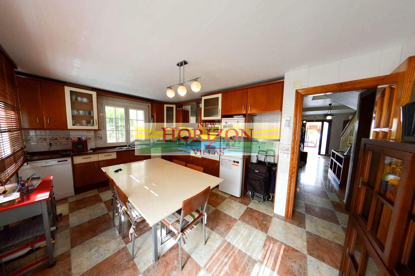 5 soveværelse Villa til salg i Huercal-Overa - € 370.000 (Ref: 9064321)