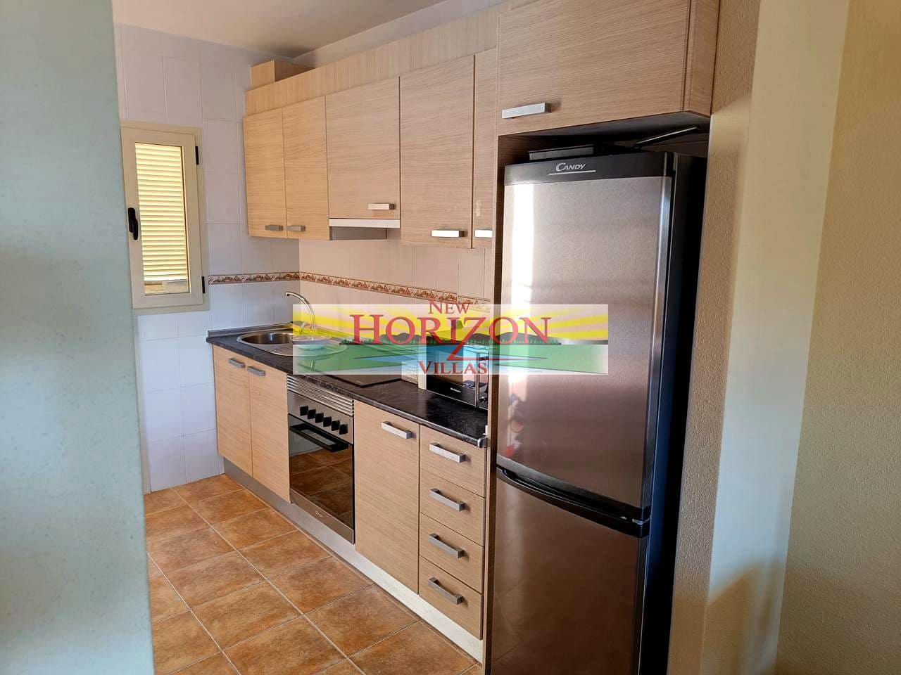 2 slaapkamer Flat te huur in La Alfoquia - € 530 (Ref: 9076680)