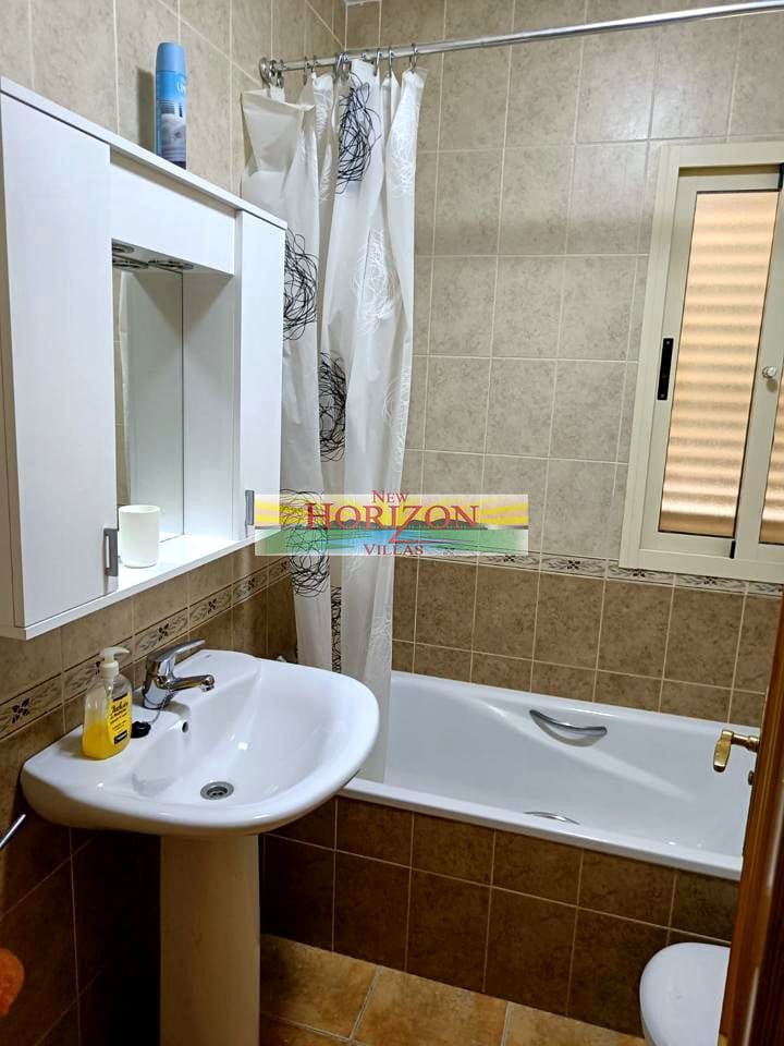 2 slaapkamer Flat te huur in La Alfoquia - € 530 (Ref: 9076680)