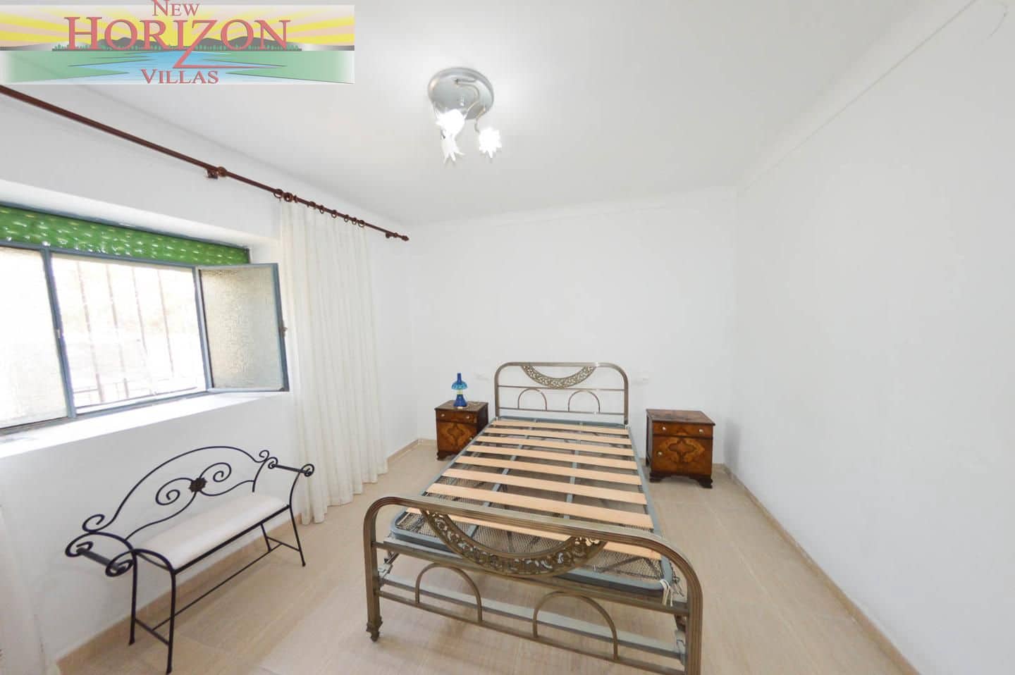8 bedroom Villa for sale in Zurgena with garage - € 99,000 (Ref: 9191694)